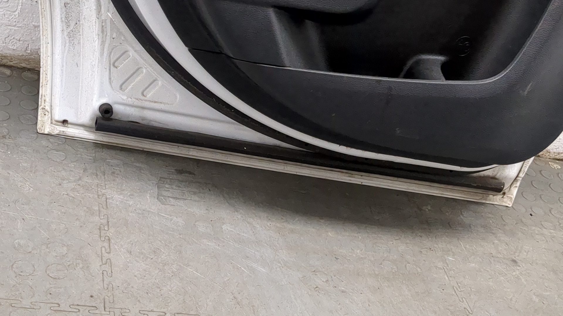 Дверь задняя левая