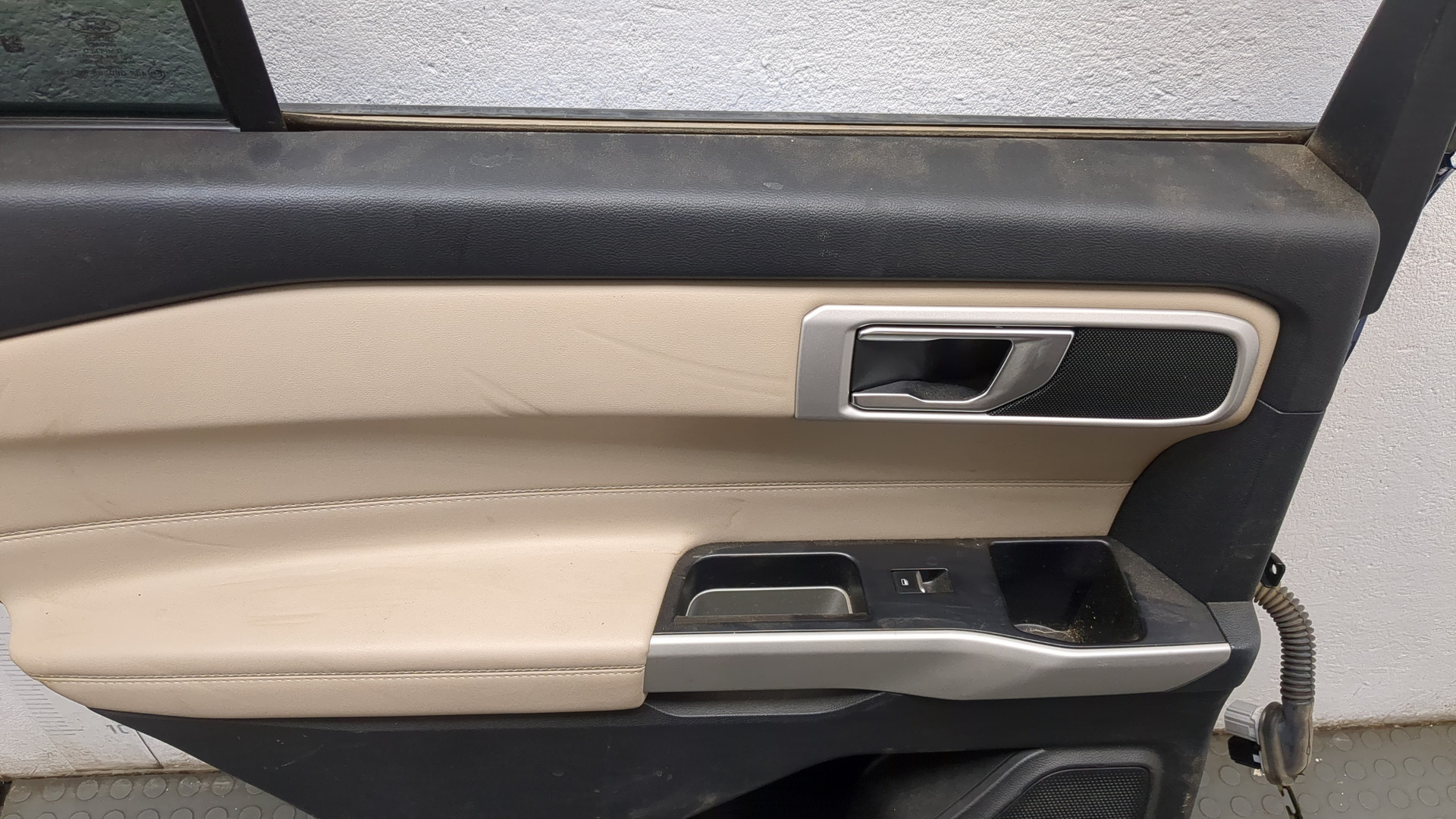 Дверь задняя левая