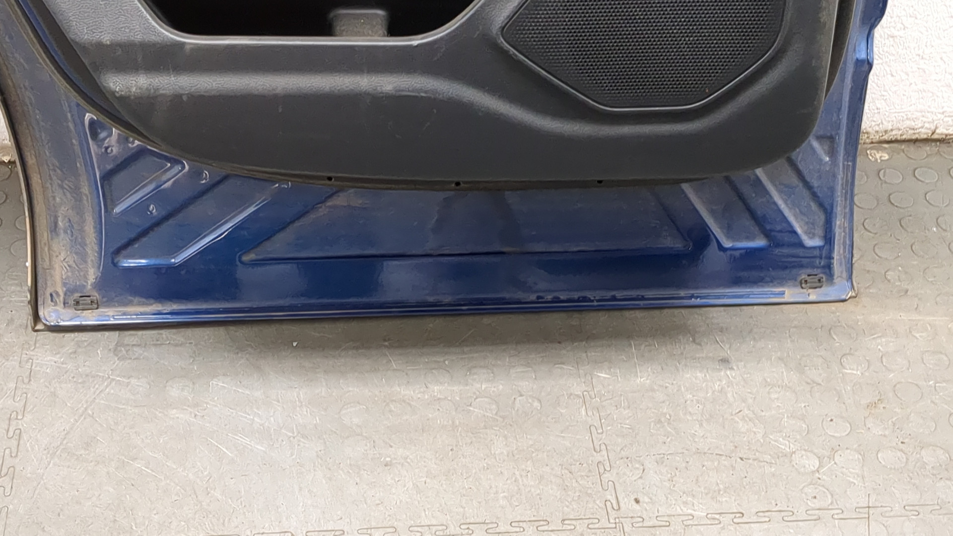 Дверь задняя левая