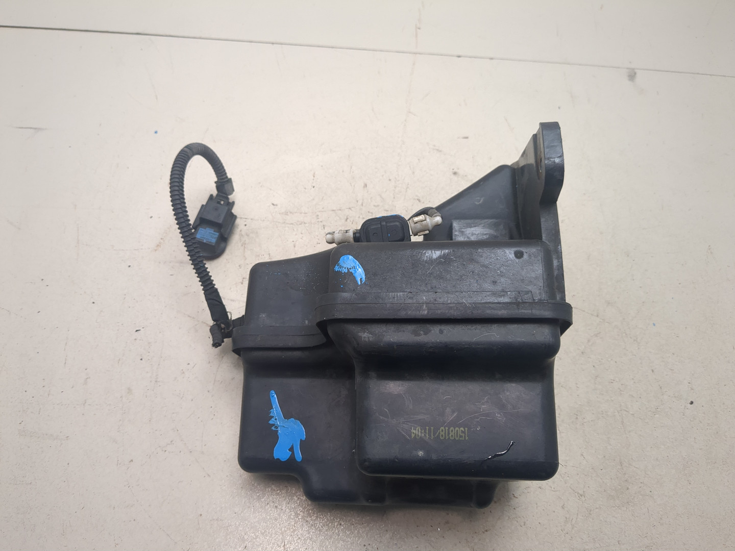 Бачок омывателя лобового стекла