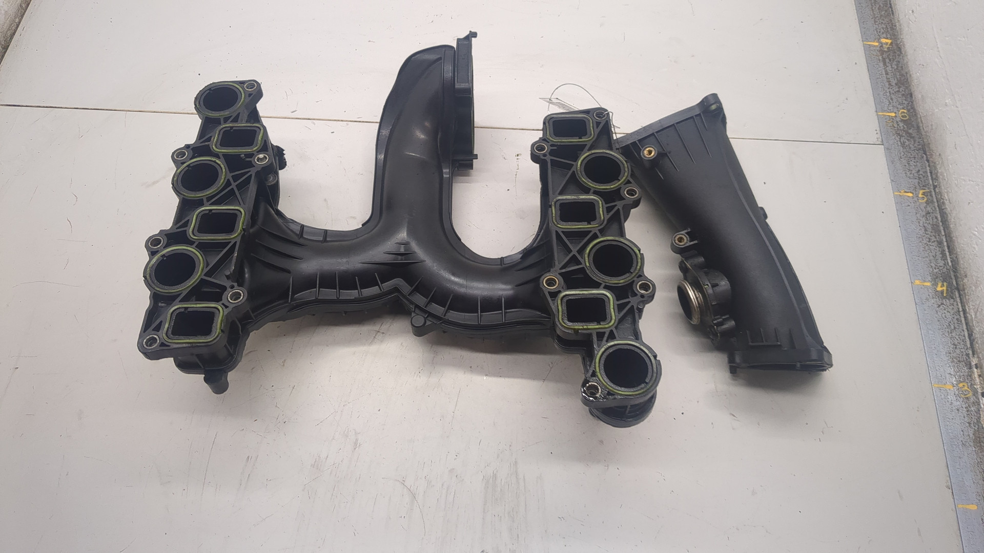 Коллектор впускной