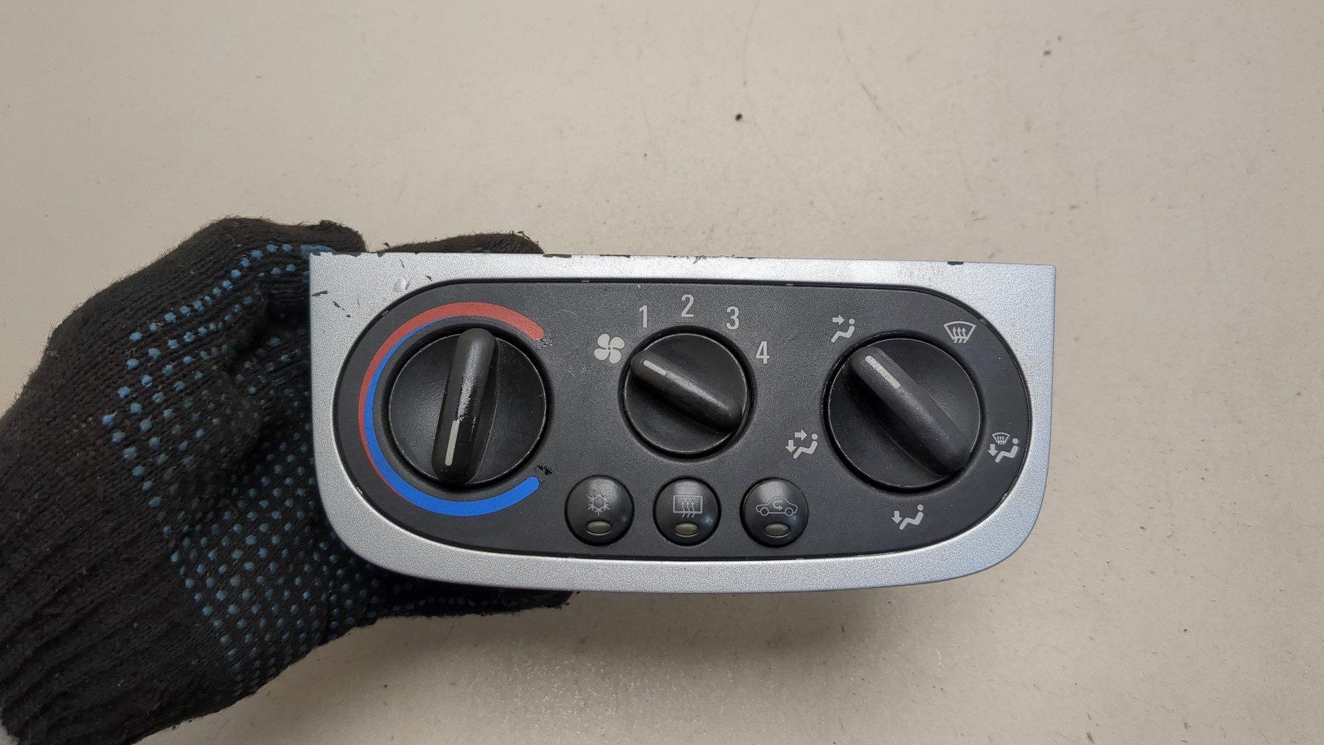 Переключатель отопителя