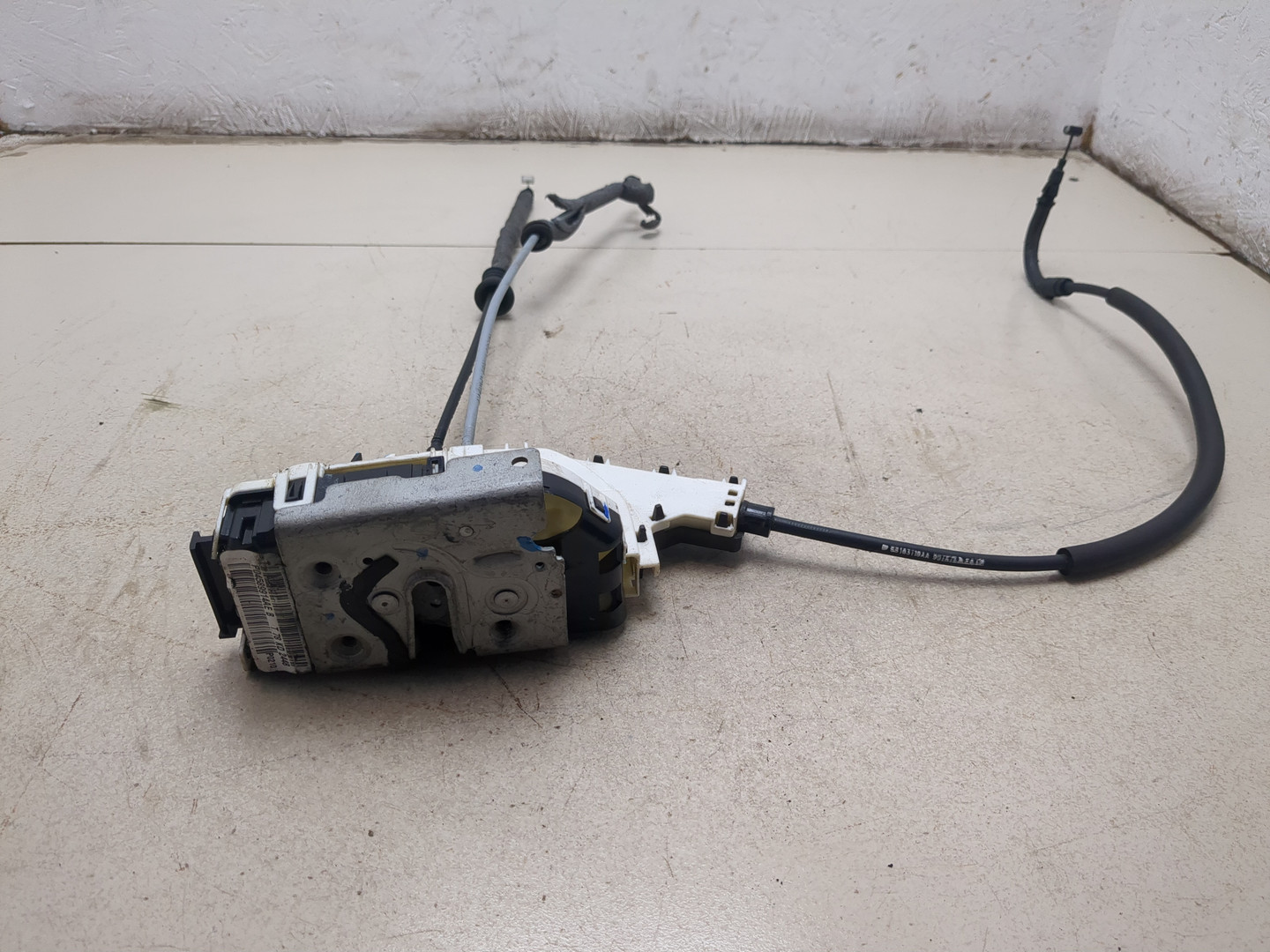 Замок двери задней правой