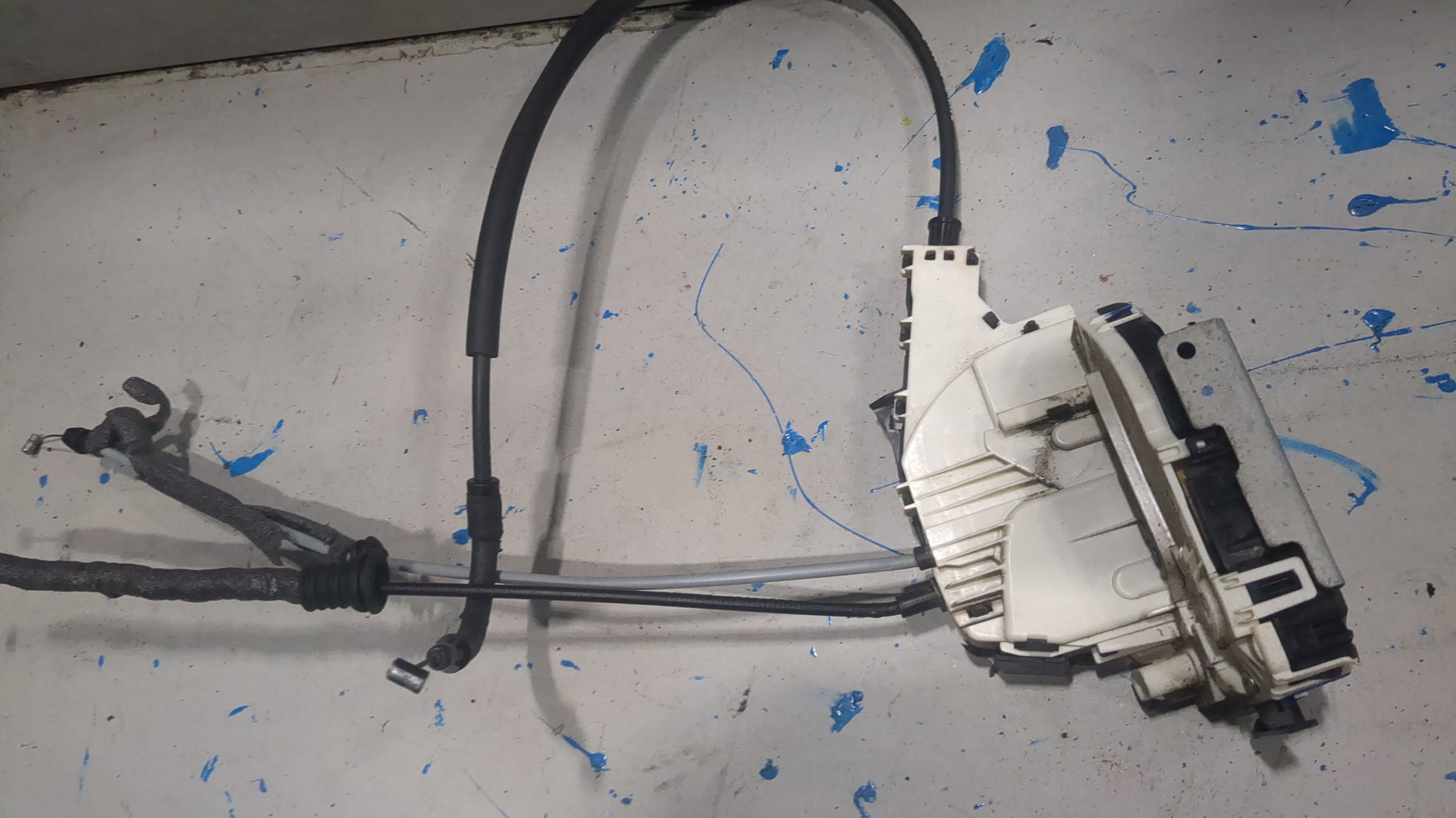 Замок двери задней правой