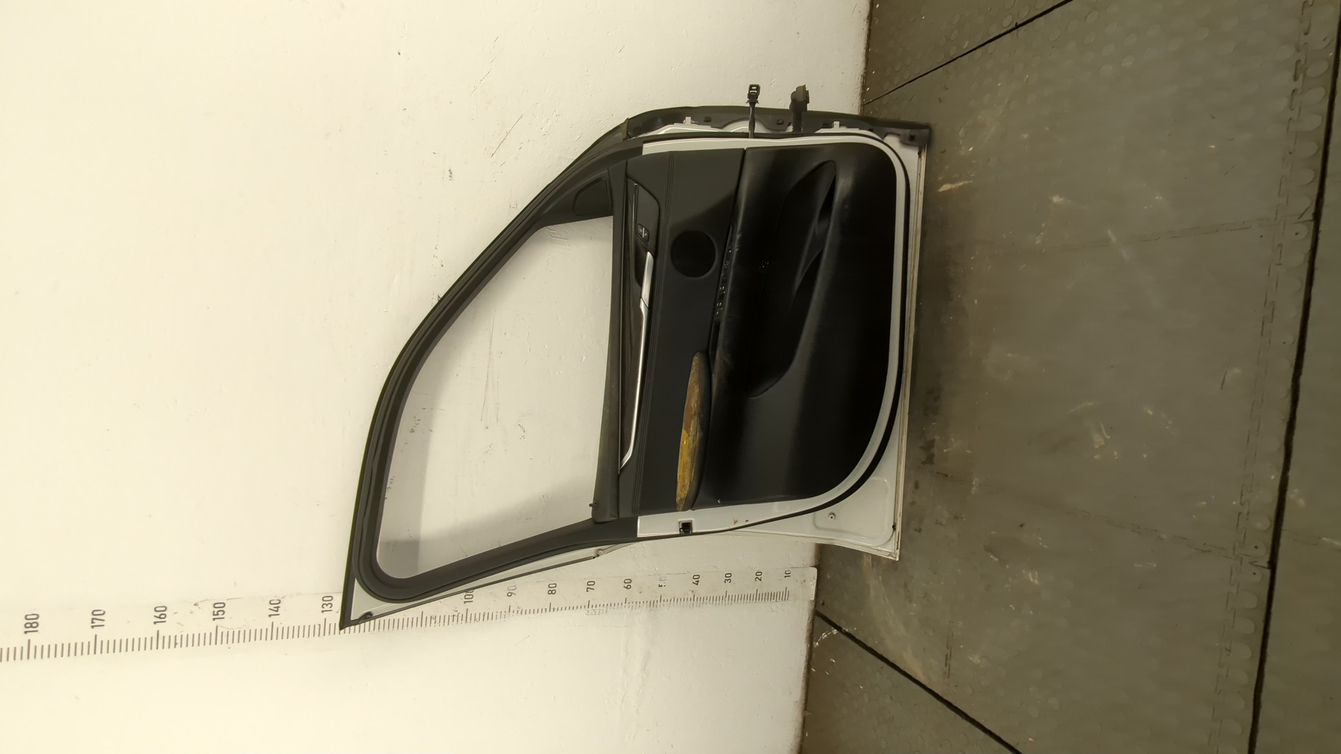 Дверь передняя левая