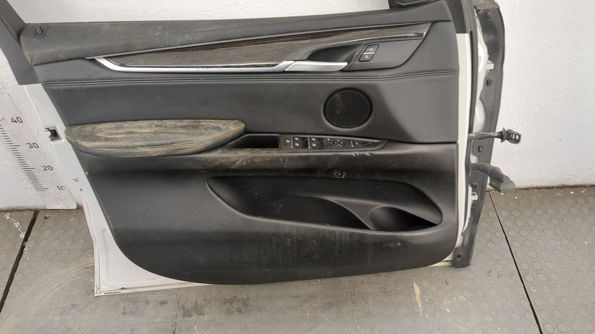 Дверь передняя левая