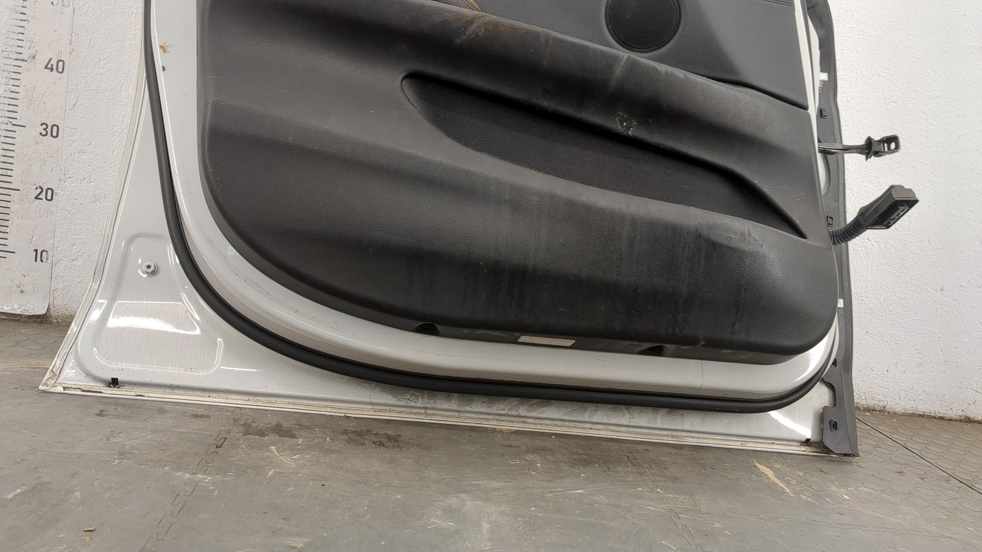 Дверь передняя левая