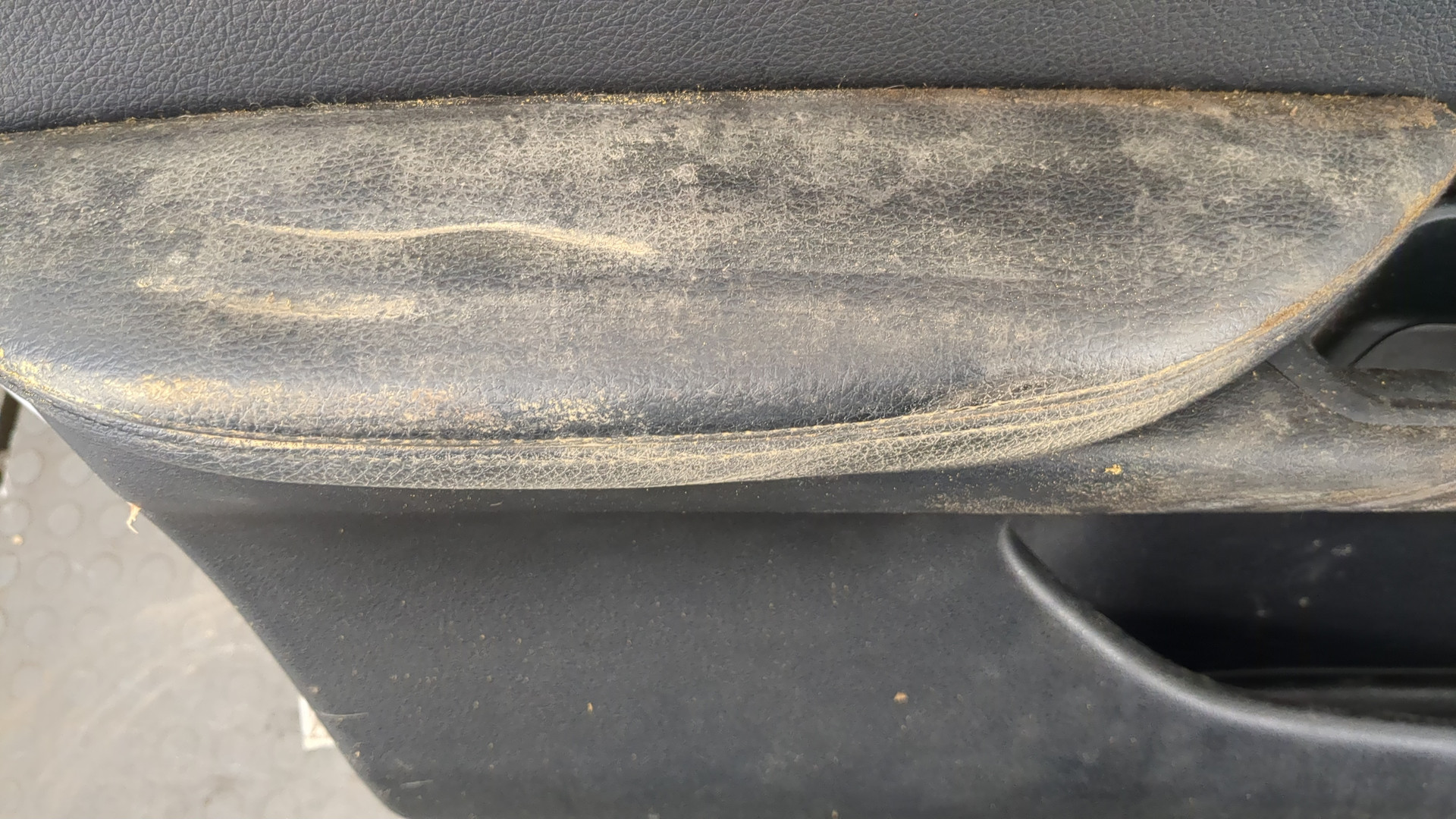 Дверь передняя левая