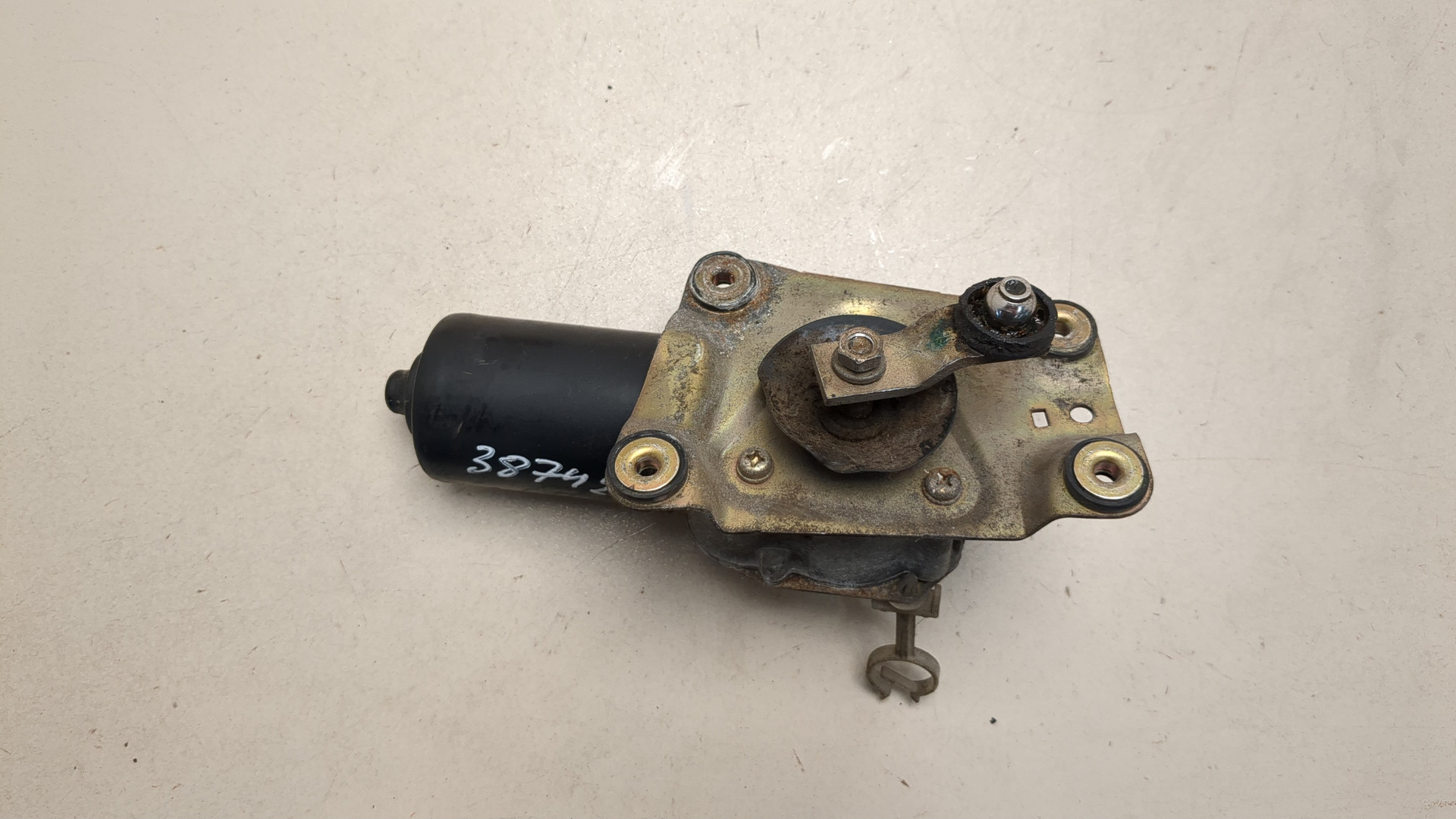 Моторчик стеклоочистителя передний