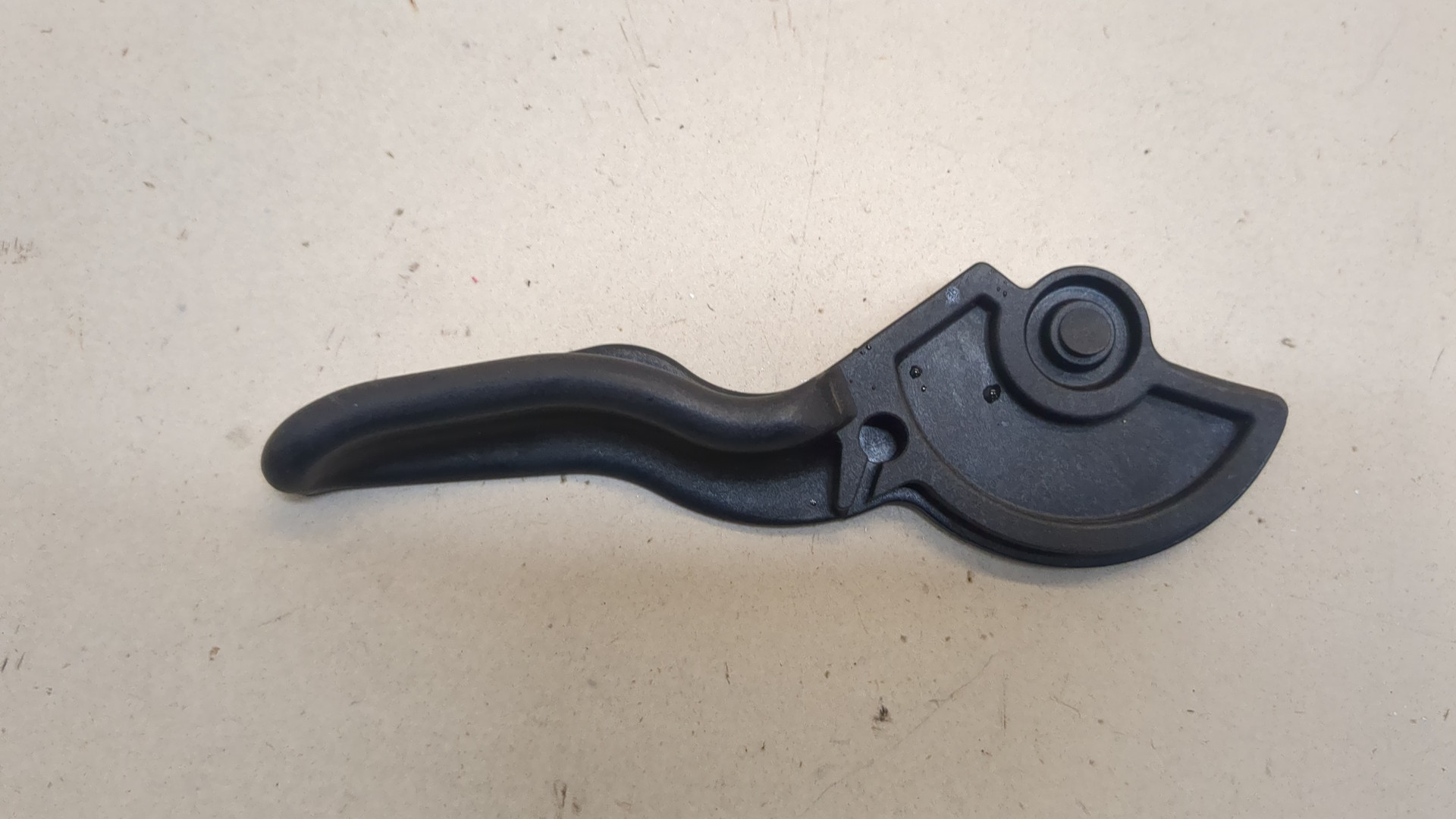 Ручка открывания капота