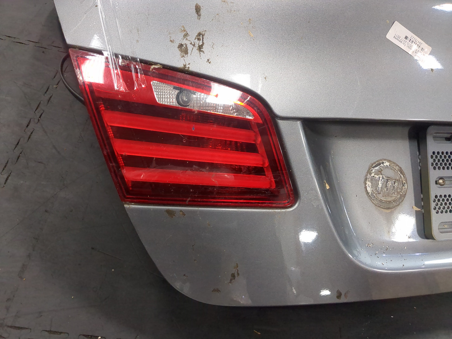 Дверь багажника