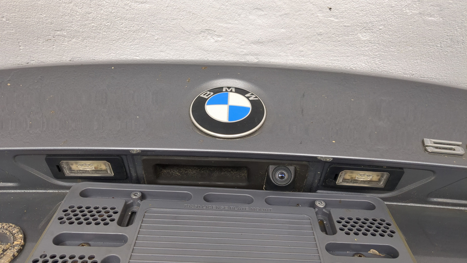 Дверь багажника