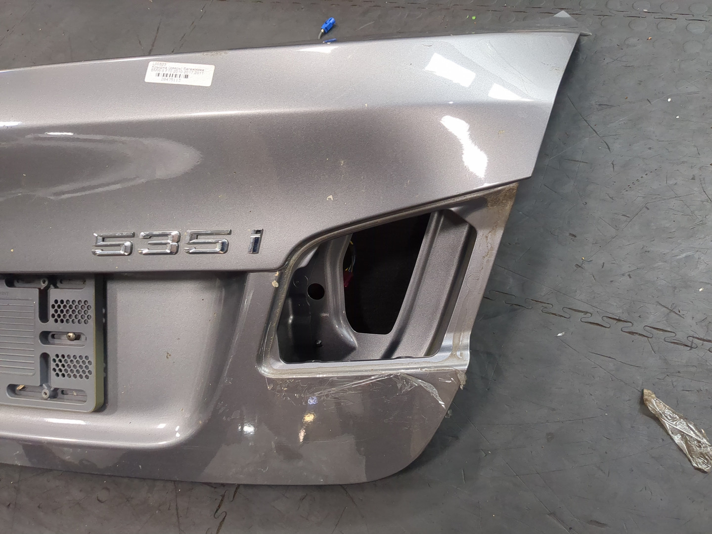 Дверь багажника