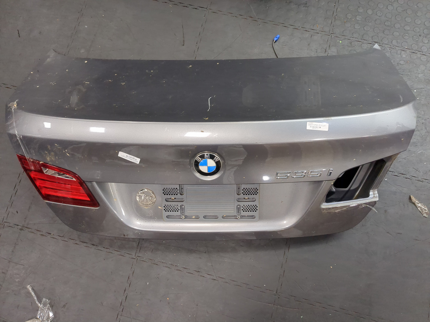 Дверь багажника