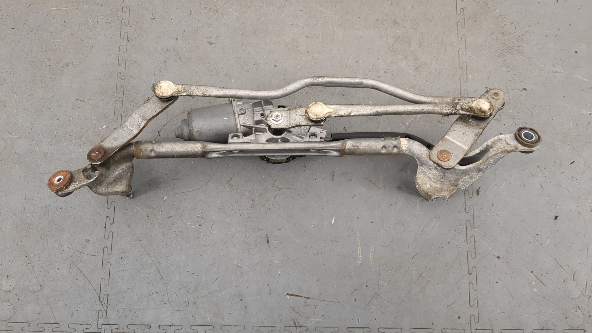 Трапеция стеклоочистителей