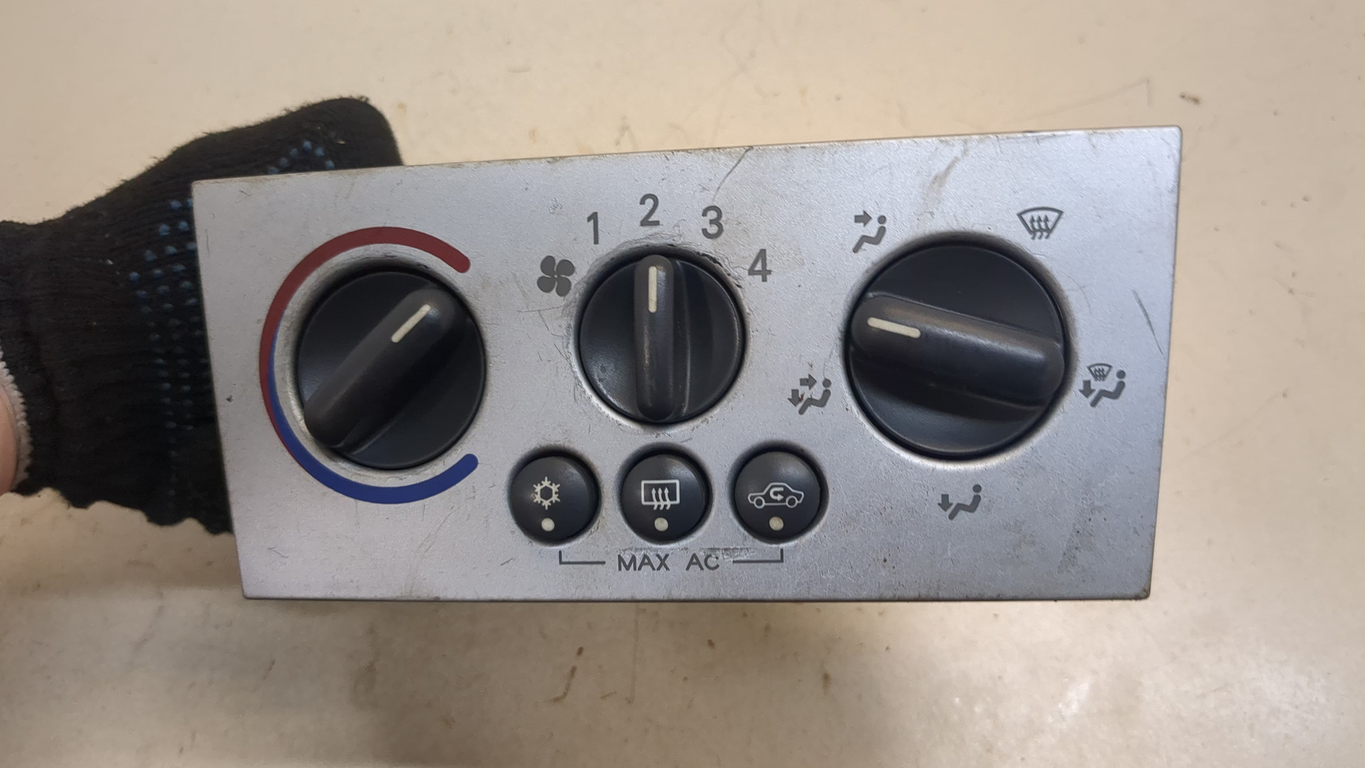 Переключатель отопителя