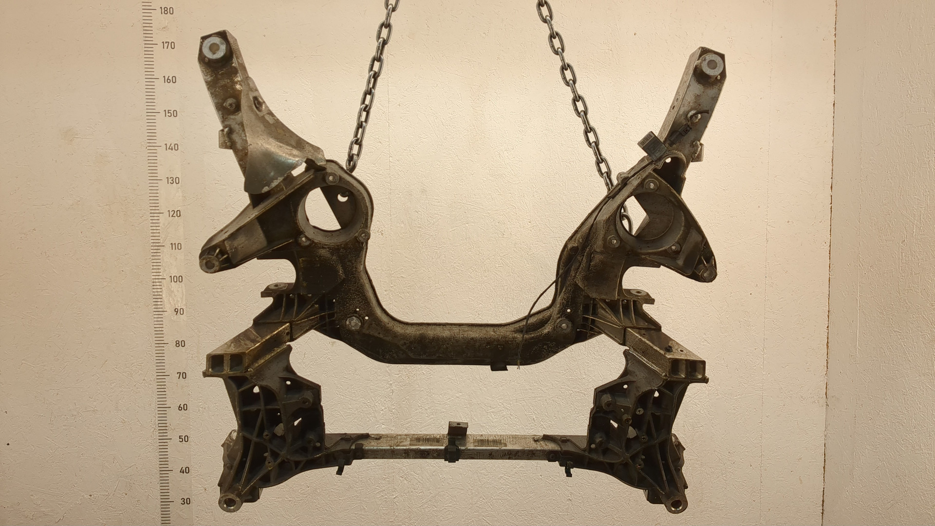 Балка подмоторная