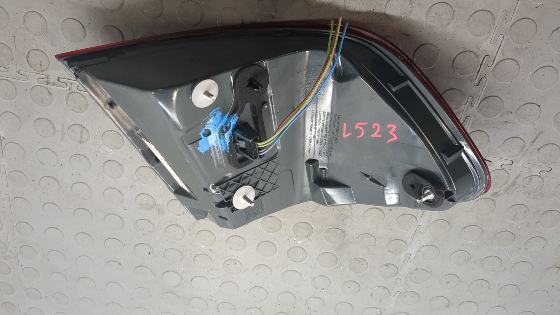 Фонарь задний правый