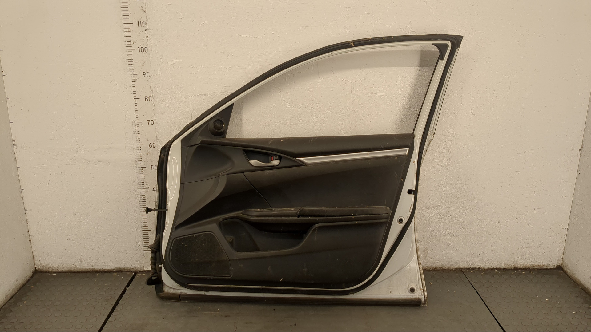 Дверь передняя правая