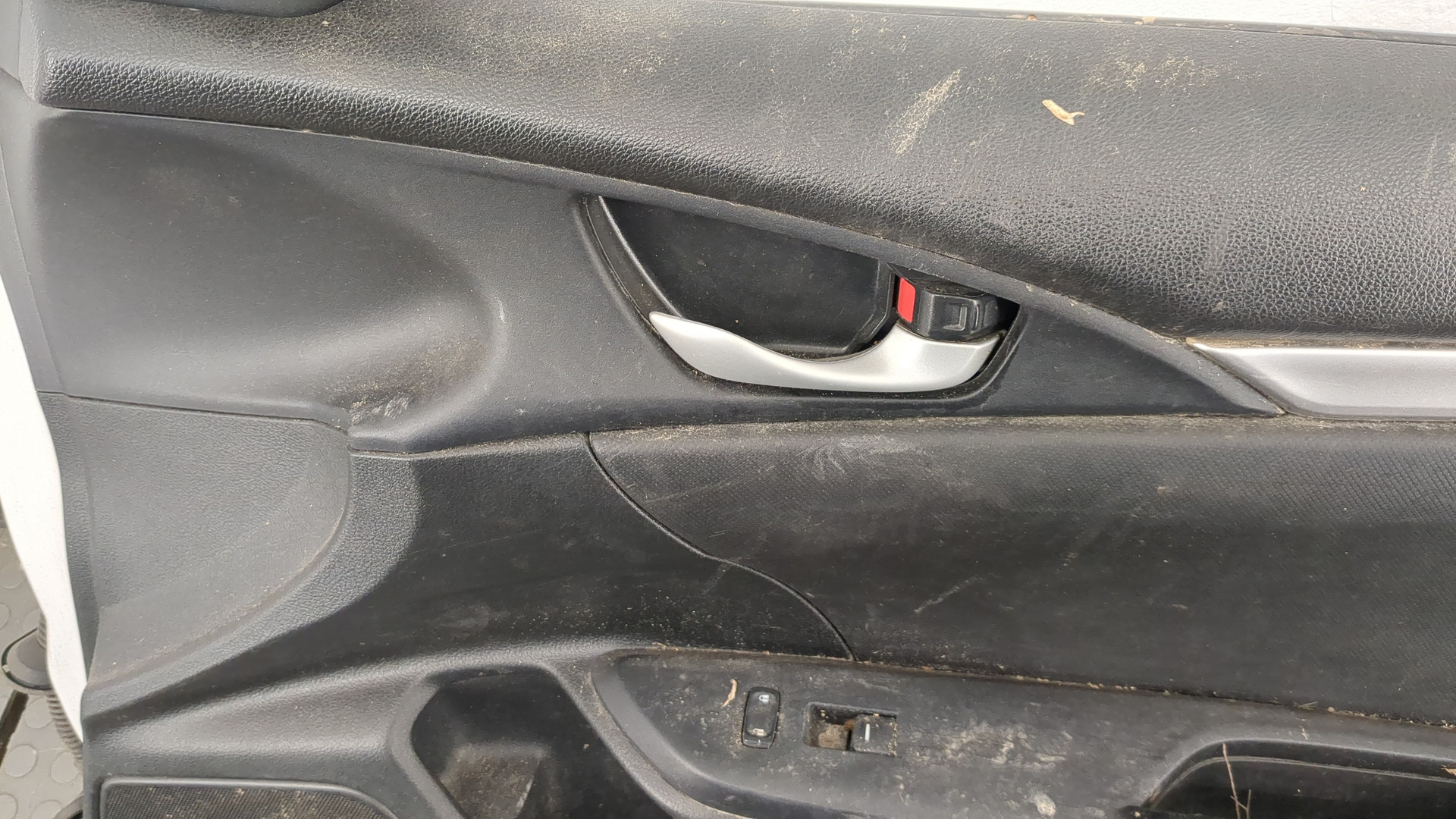 Дверь передняя правая