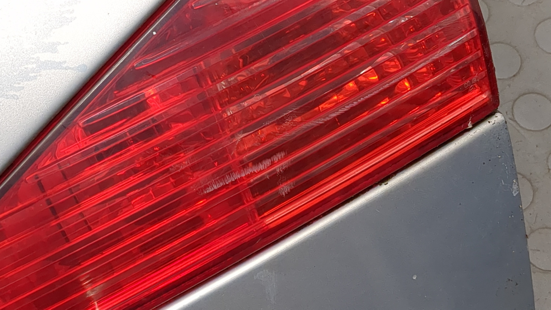 Дверь багажника