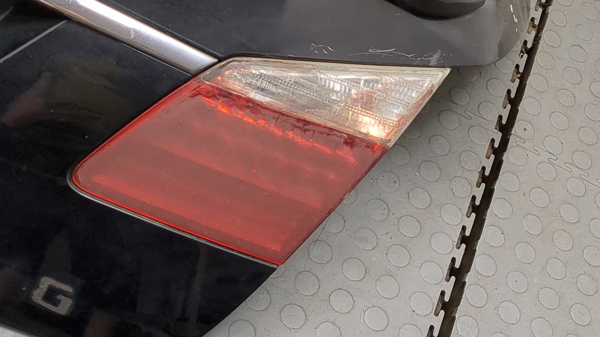 Дверь багажника