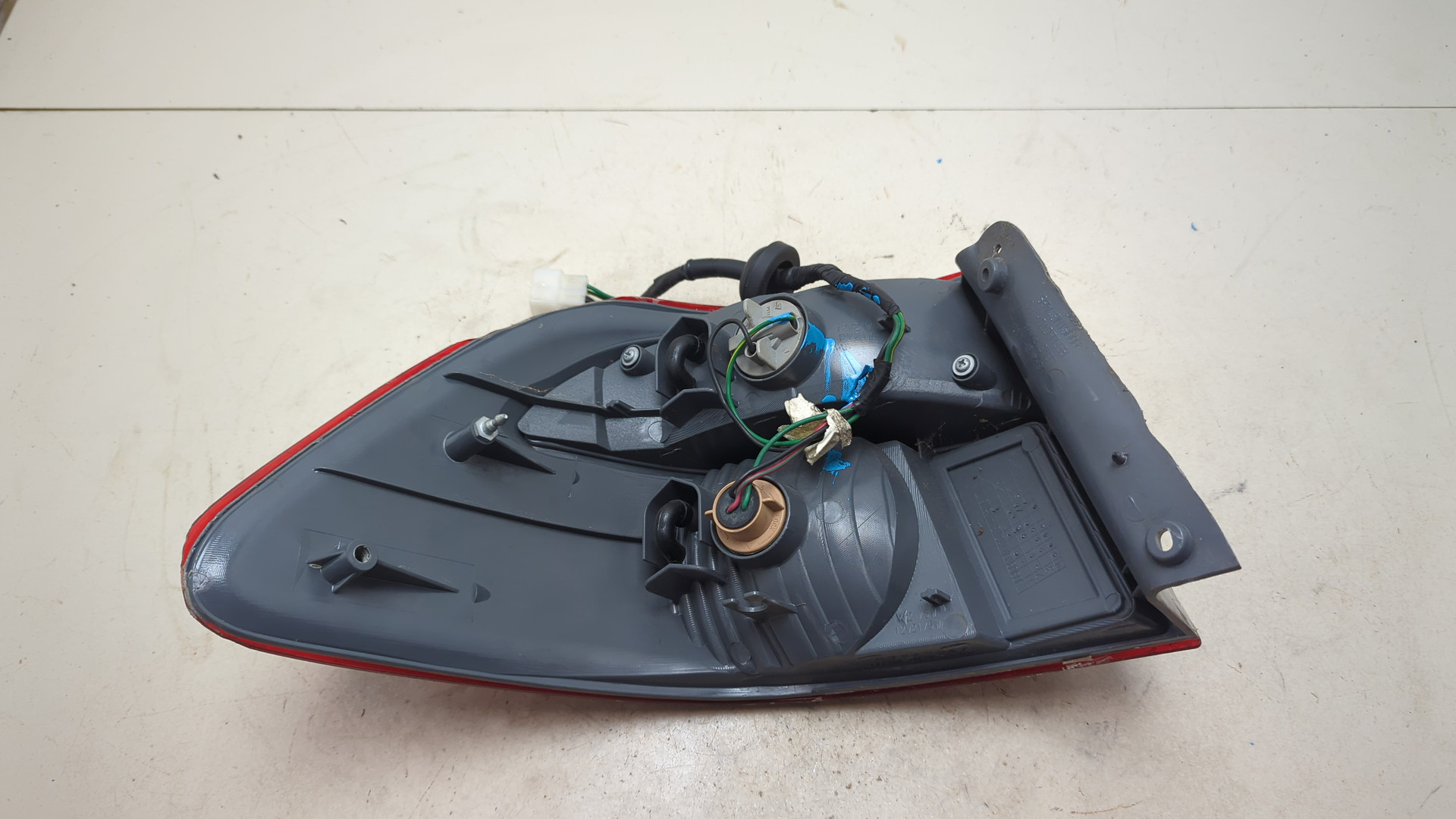 Фонарь задний правый