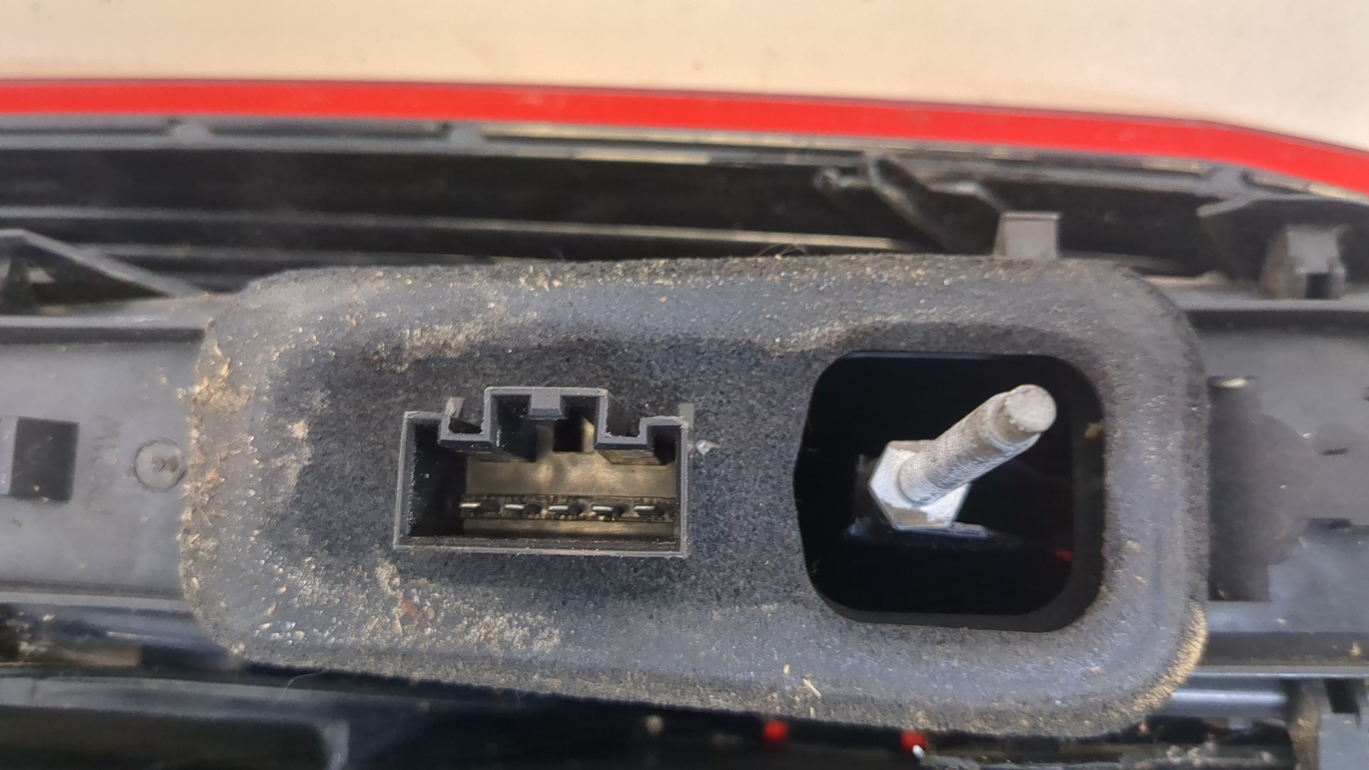 Фонарь задний левый