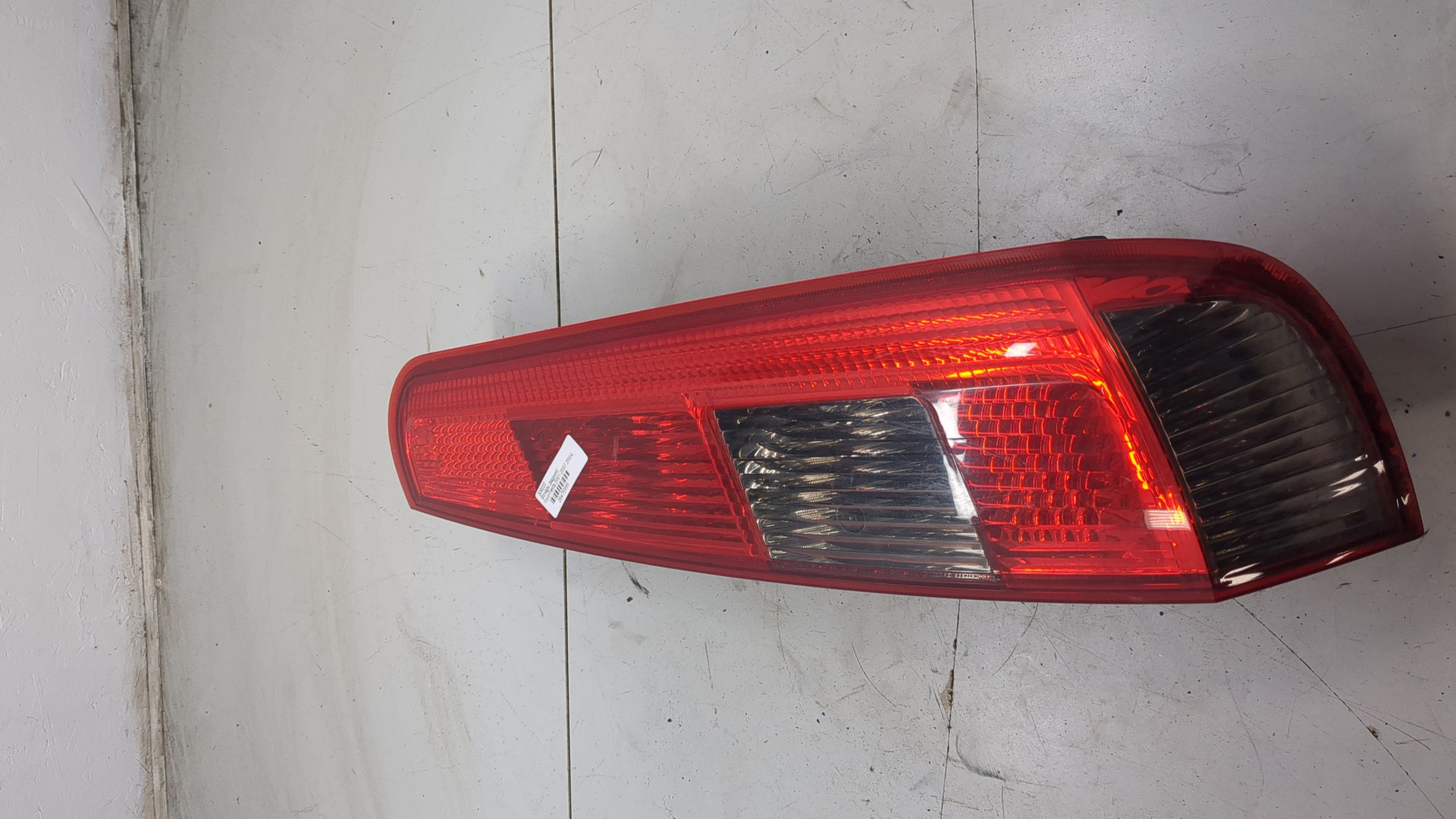 Фонарь задний правый