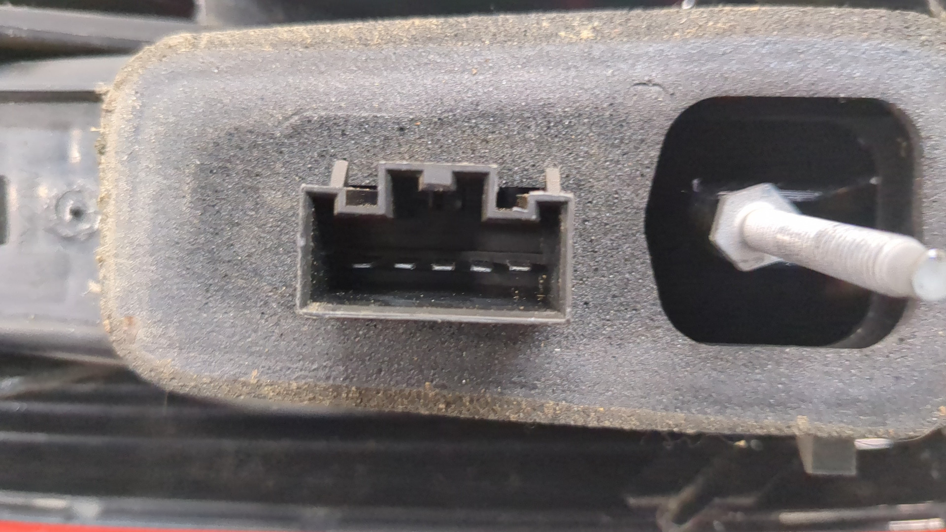 Фонарь задний правый