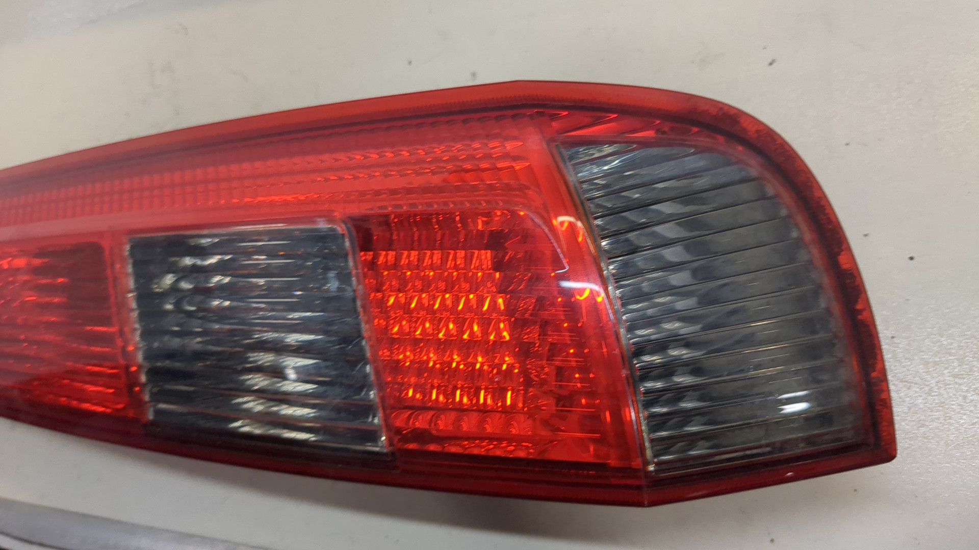 Фонарь задний правый