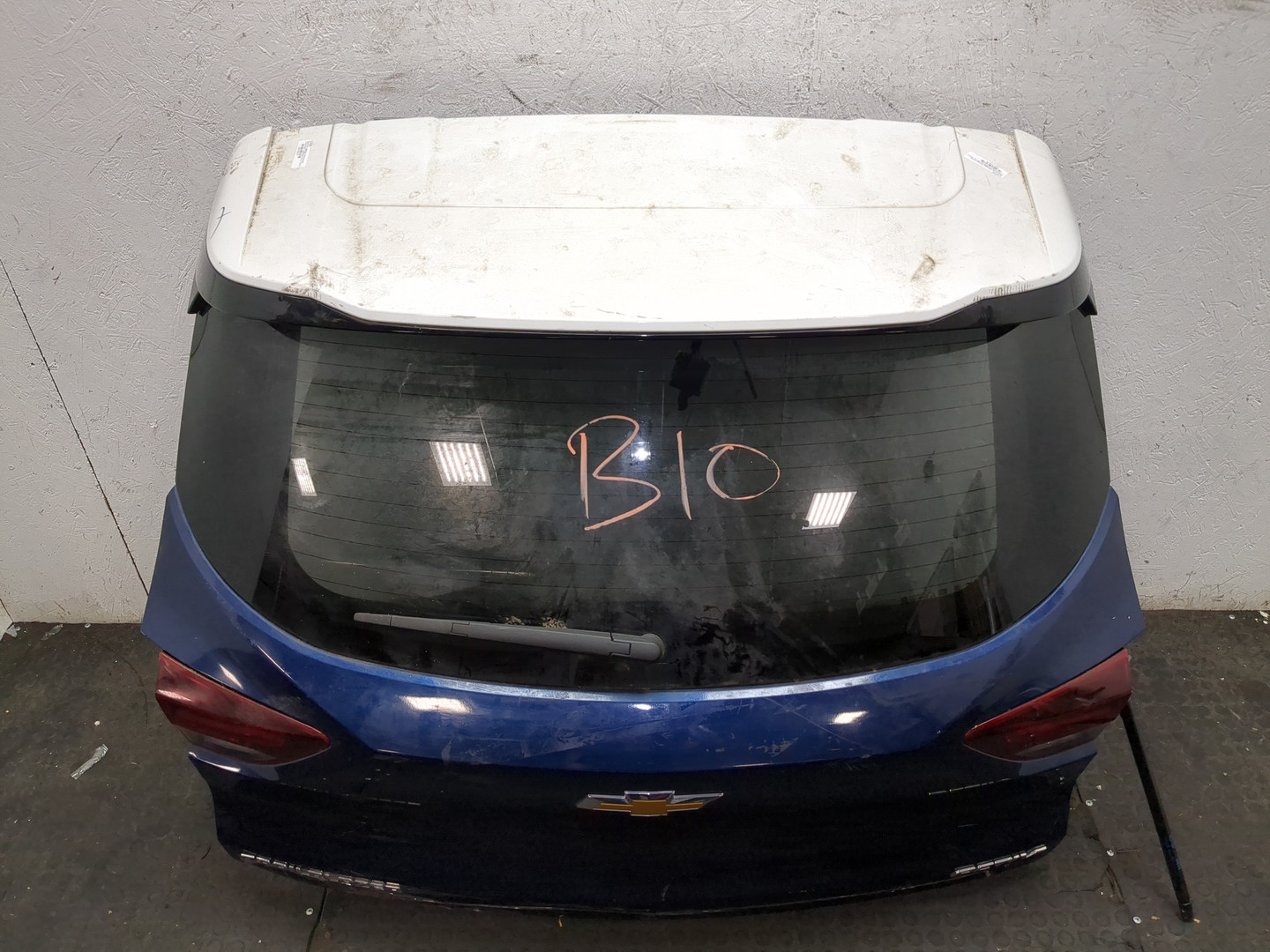 Дверь багажника