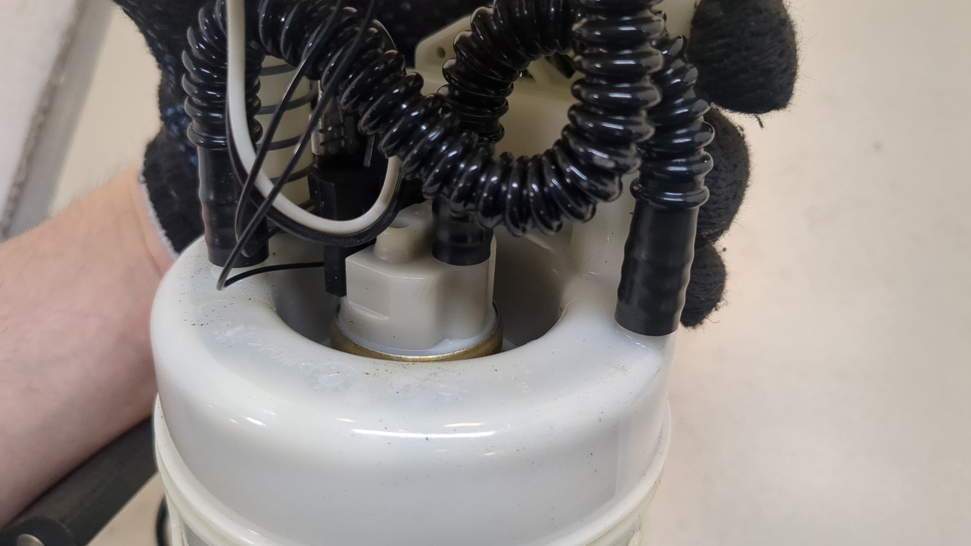 Насос топливный электрический