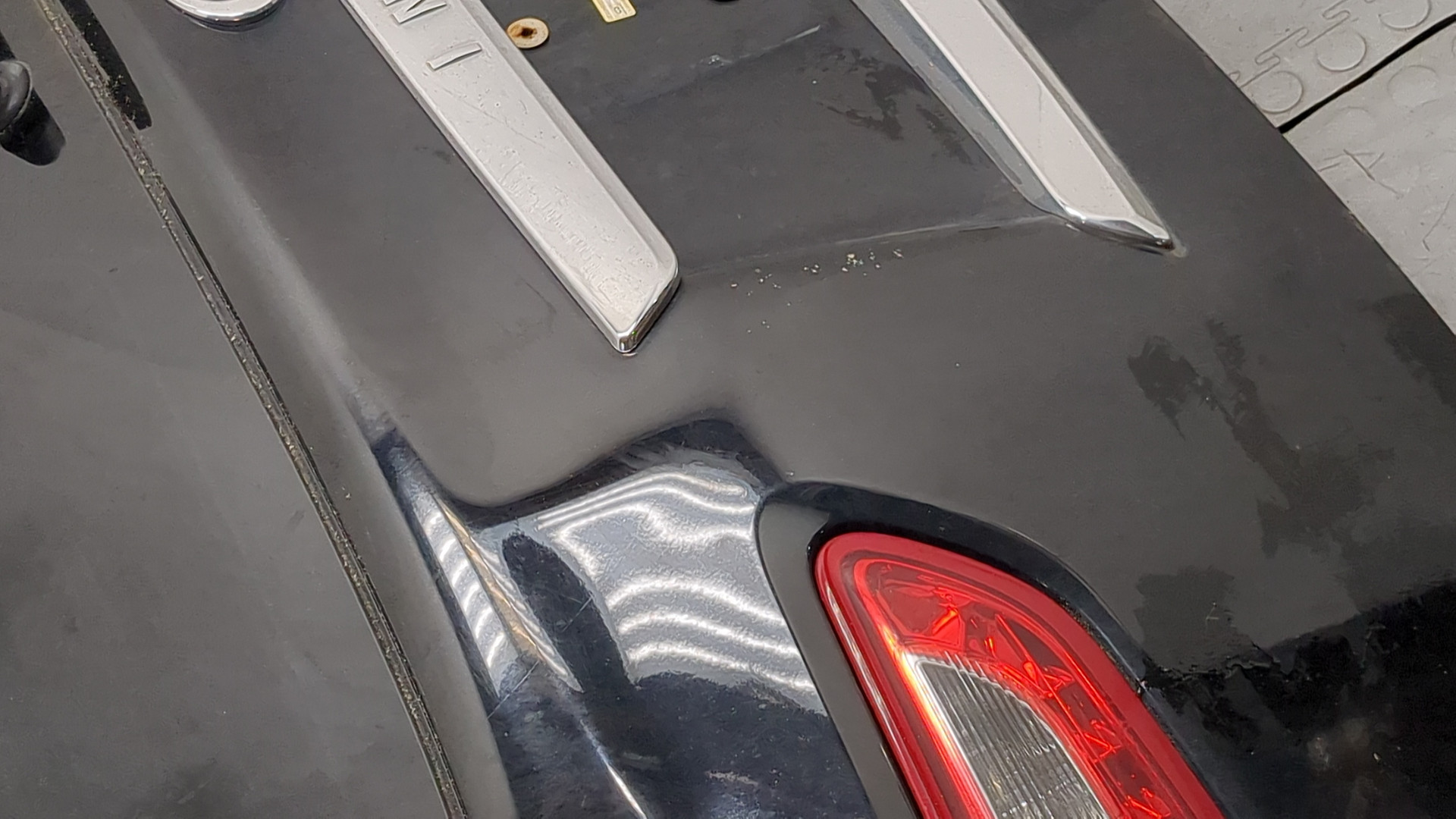 Дверь багажника