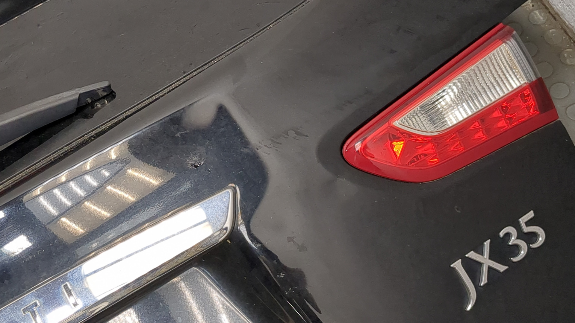 Дверь багажника