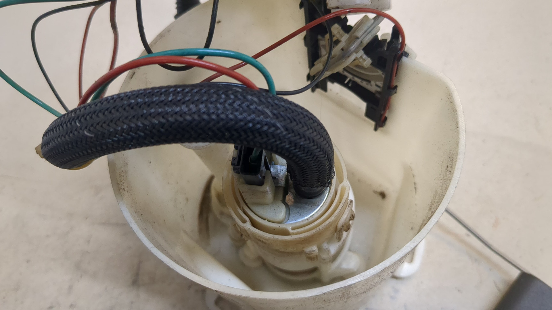 Насос топливный электрический