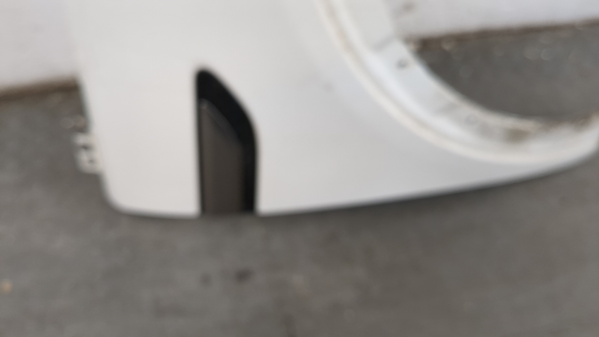 Крыло переднее правое