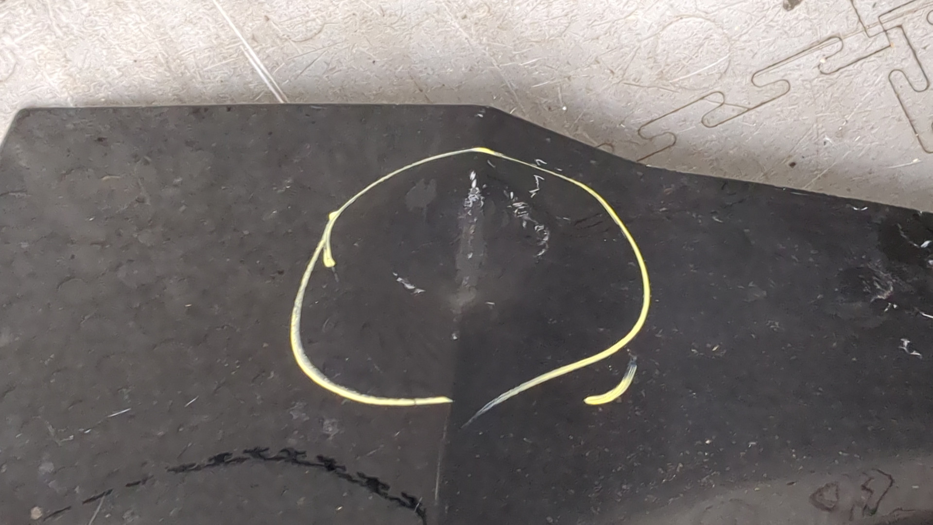 Крыло переднее левое