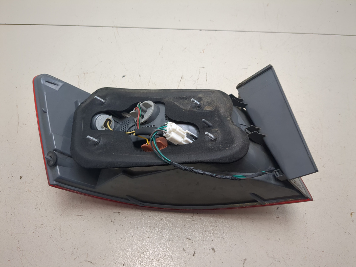 Фонарь задний правый