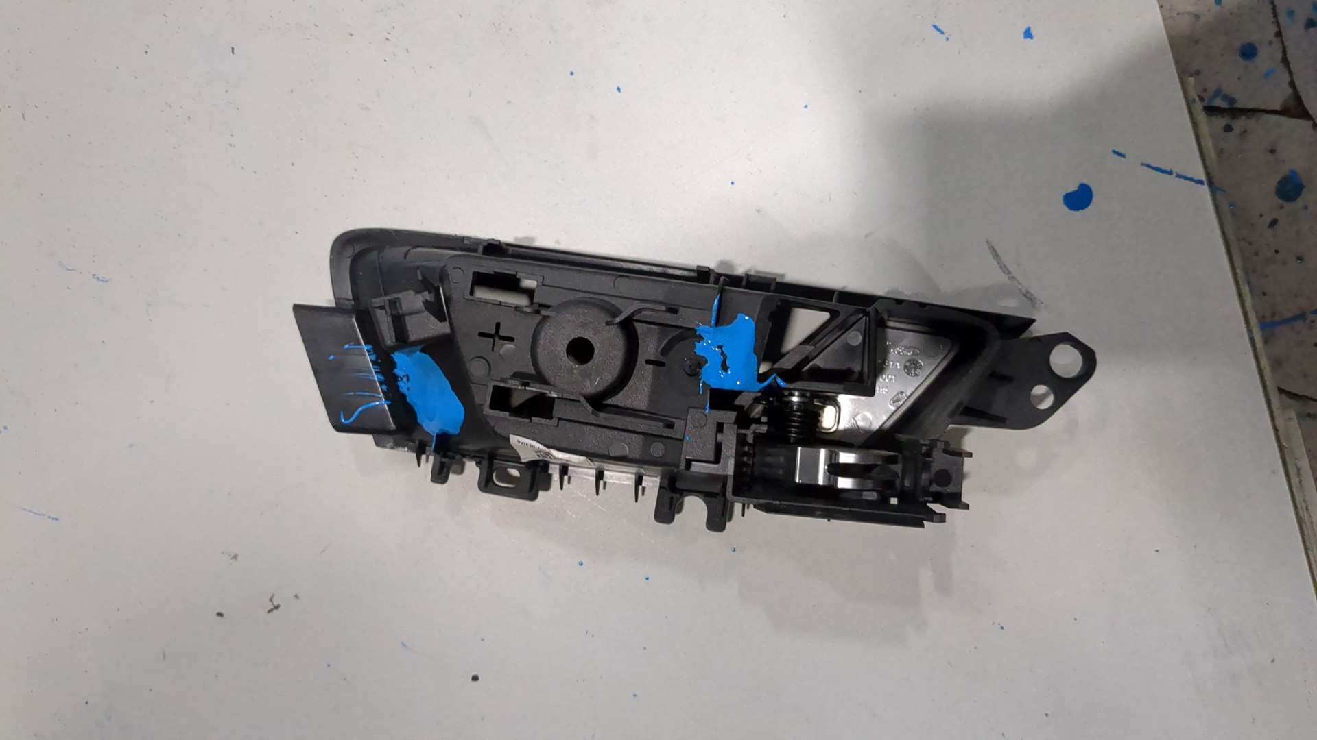 Ручка двери передней внутренняя левая