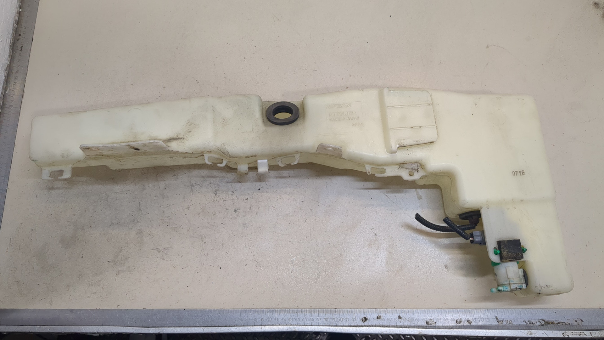 Бачок омывателя лобового стекла