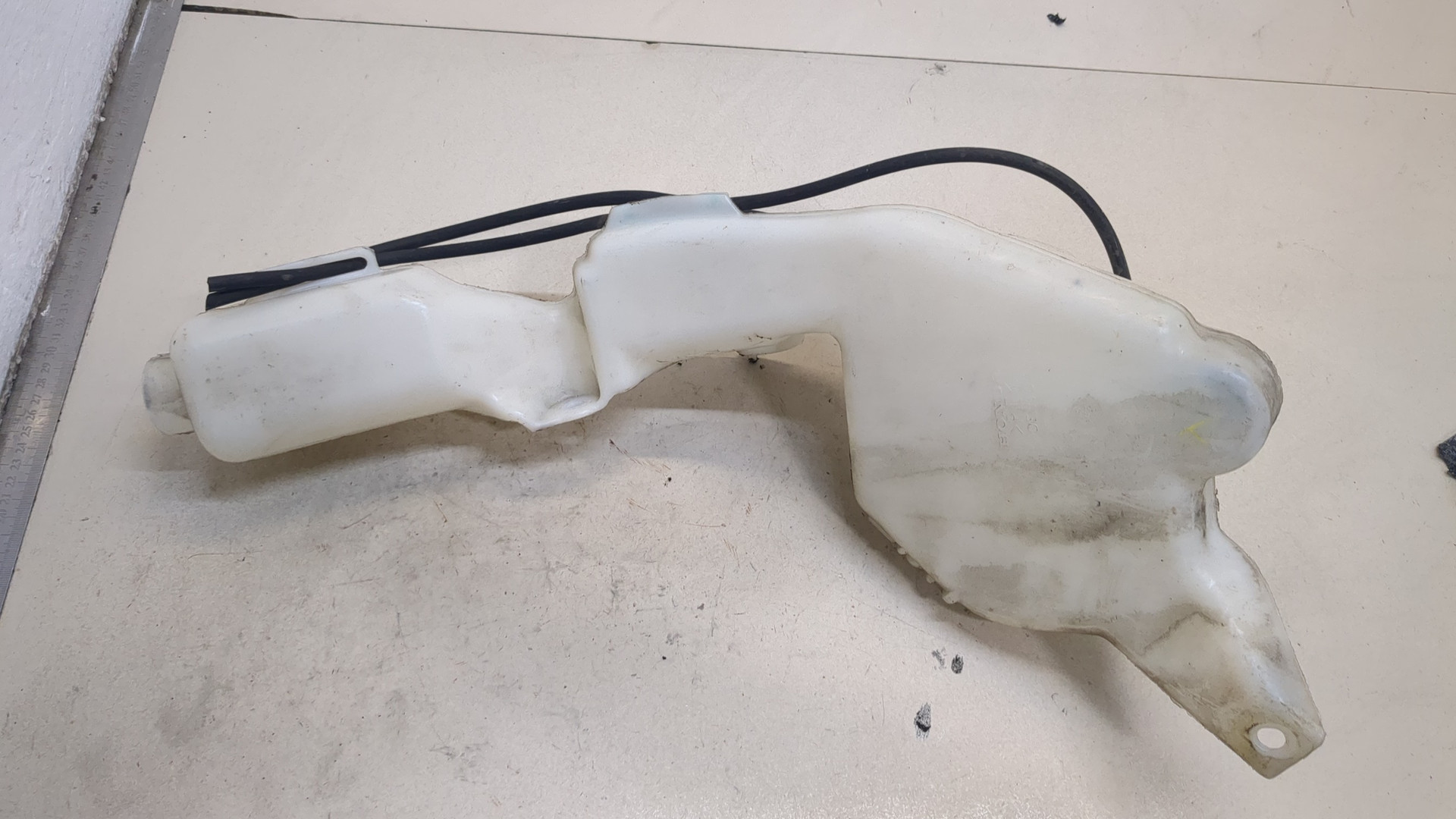 Бачок омывателя лобового стекла