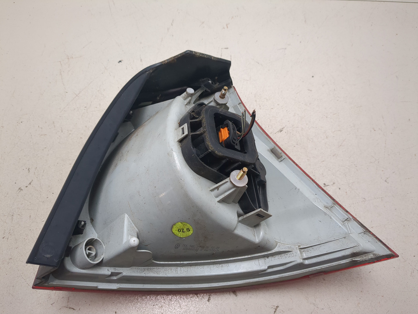 Фонарь задний левый