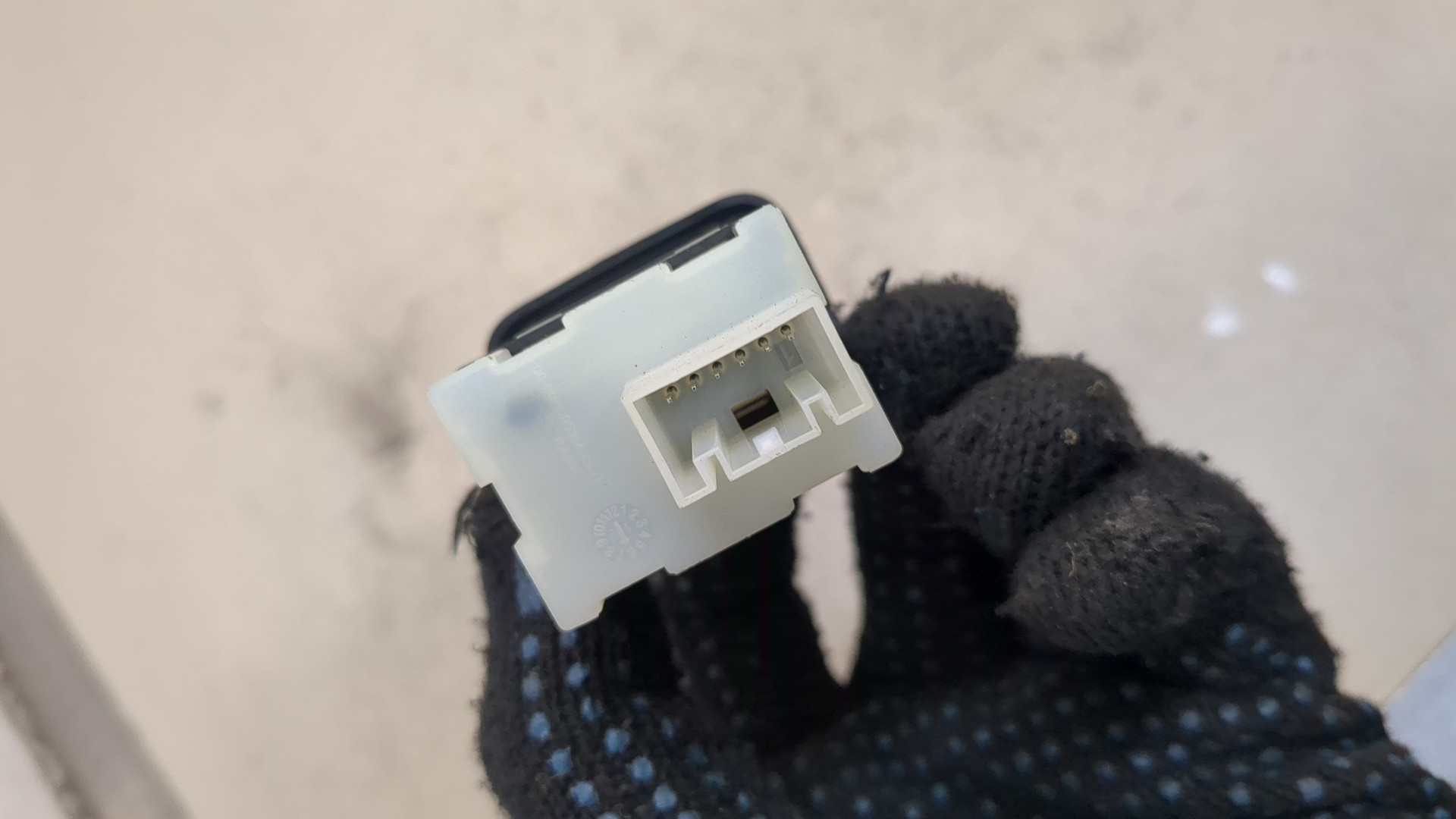 Гнездо AUX / USB IN для Equinox 2017>