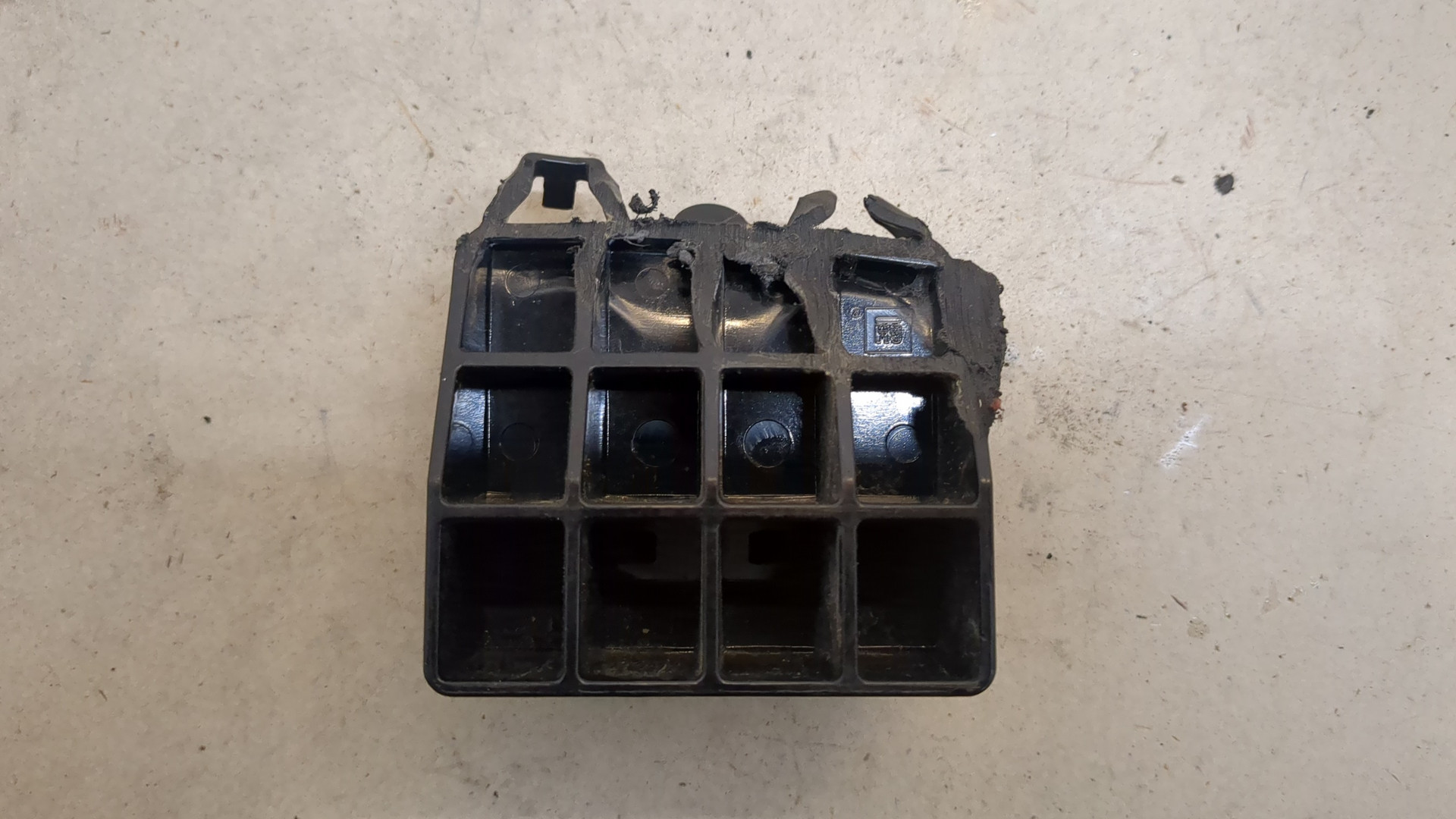 Кронштейн переднего бампера