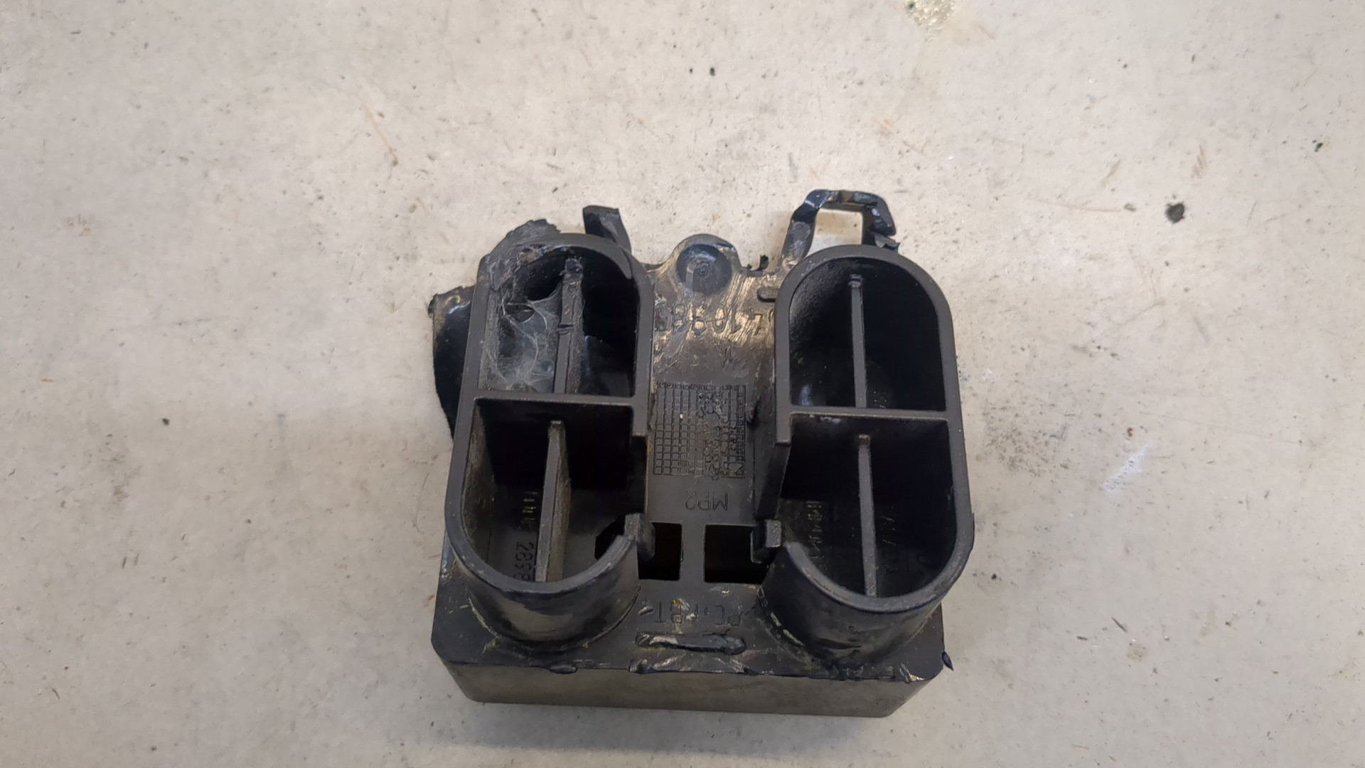 Кронштейн переднего бампера