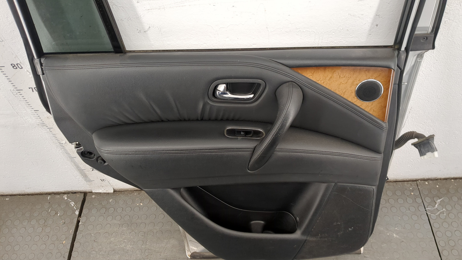 Дверь задняя левая