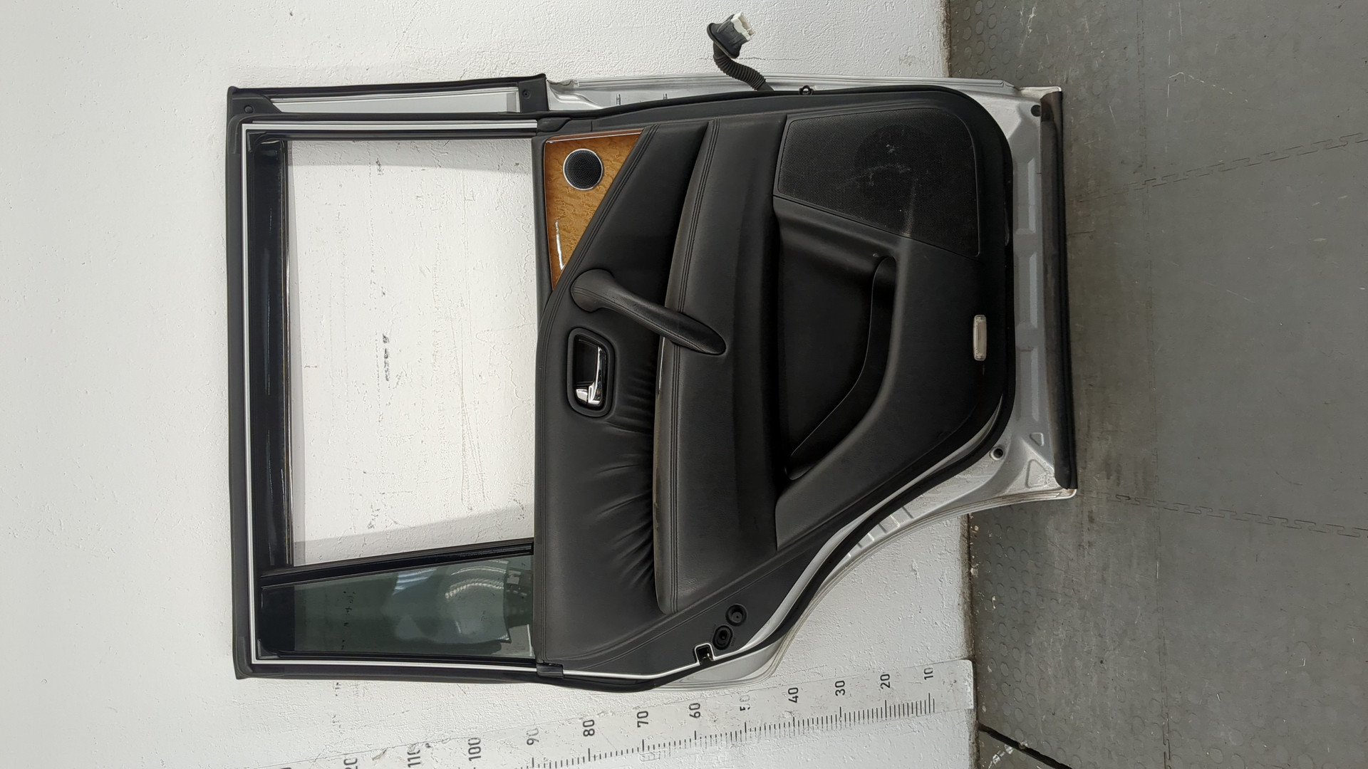 Дверь задняя левая