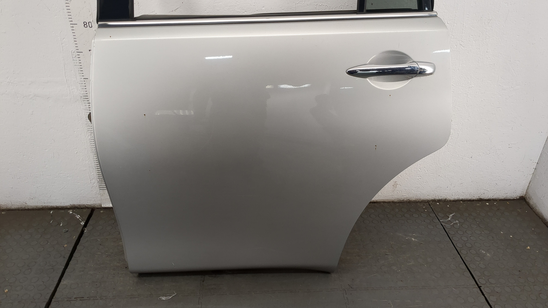 Дверь задняя левая