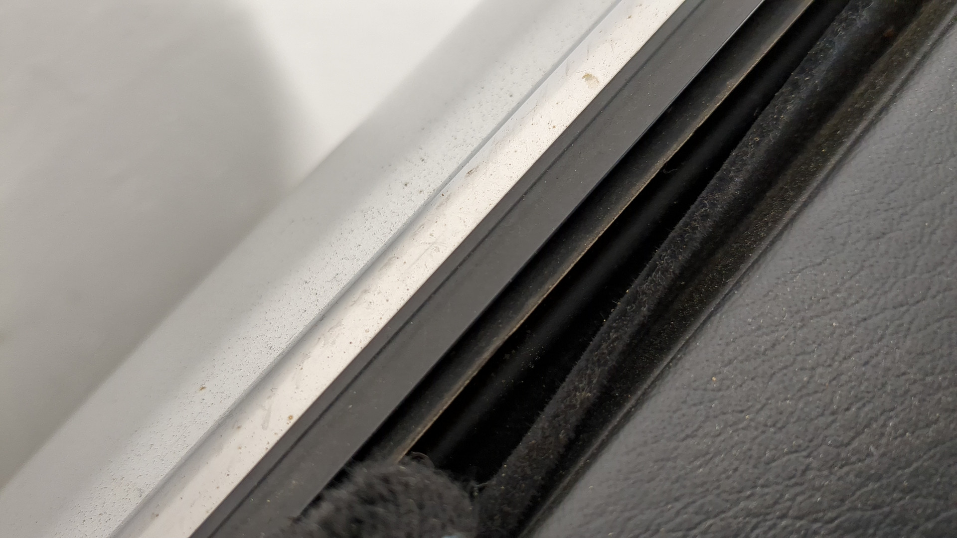 Дверь задняя левая